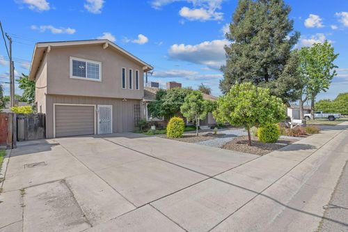 2735 W Laura Ave, Visalia, CA, 93277-6158 | Card Image
