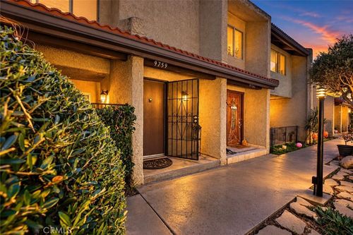 9759 Via Roma, Burbank, CA, 91504-1136 | Card Image