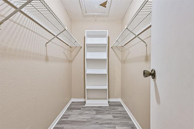 Large walk in closet | Image 19