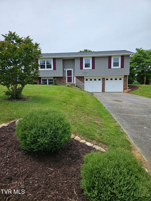 403 Riverwood Dr, Church Hill, TN, 37642-4609 | Card Image