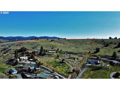 655 N Washington St, Prairie City, OR, 97869-2157 | Card Image