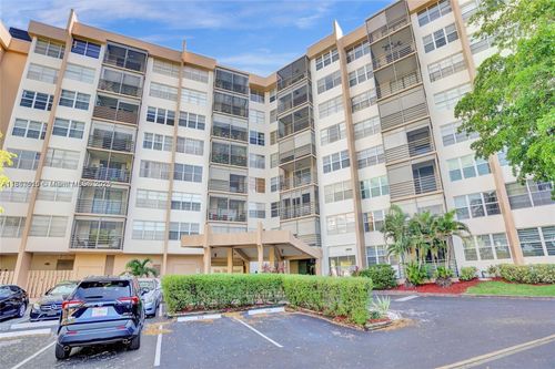 apt-504-1100 Saint Charles Pl, Pembroke Pines, FL, 33026-3325 | Card Image