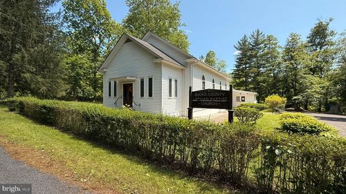 1142 Apple Rd, Quakertown, PA, 18951-5422 | Card Image