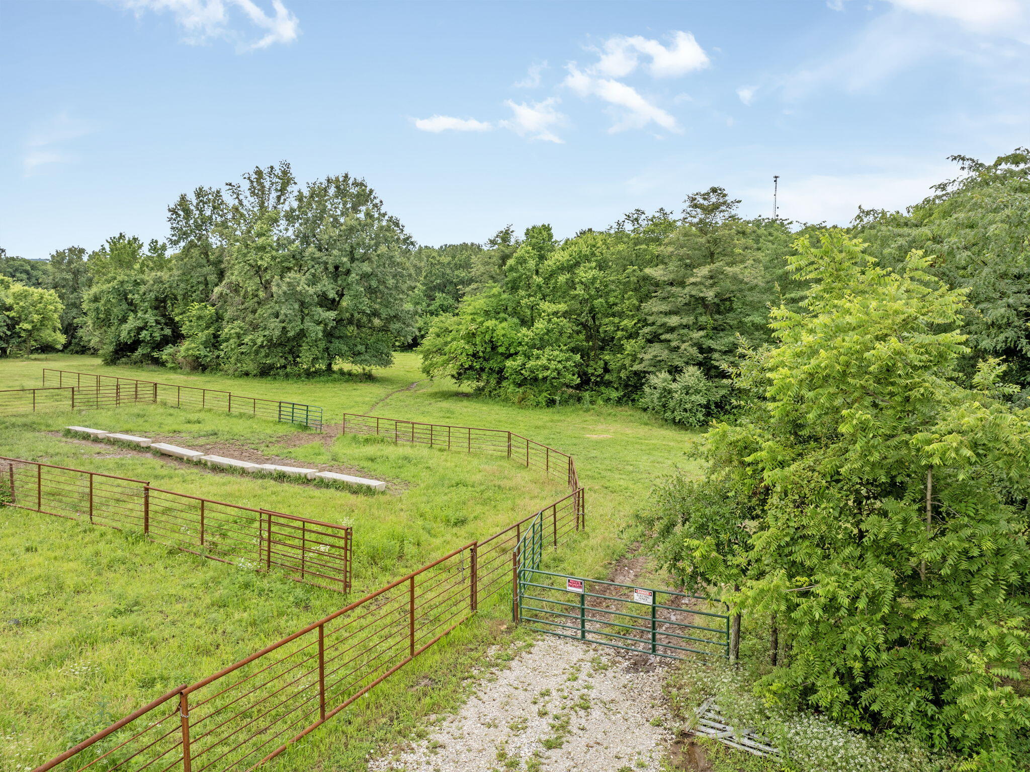 Land in BOONVILLE 3