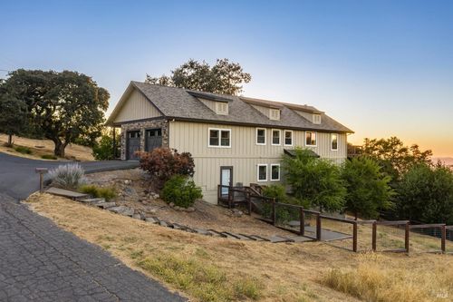  Hyland Way, Penngrove, CA, 94951 | Card Image