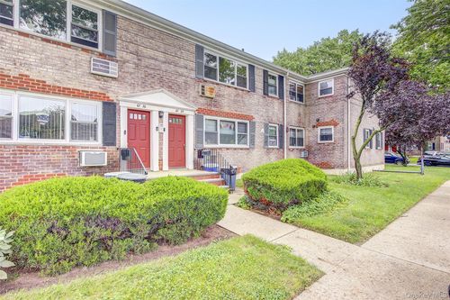 275a-67-28 152nd St, Flushing, NY, 11367-1430 | Card Image
