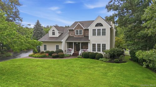 4 Wood Hollow Dr, Westhampton, NY, 11977-1006 | Card Image