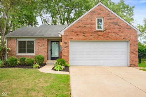 1737 Park North Ln, Indianapolis, IN, 46260-5268 | Card Image