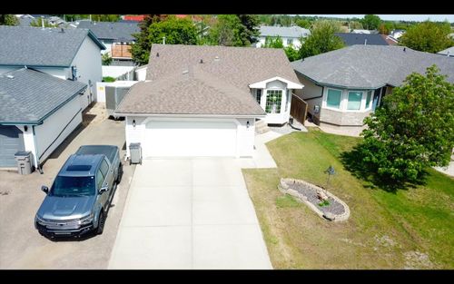 7701 106a St, Grande Prairie, AB, T8W2H8 | Card Image