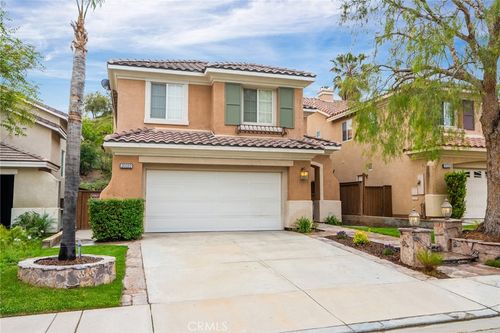 20322 Colina Dr, Canyon Country, CA, 91351-6946 | Card Image