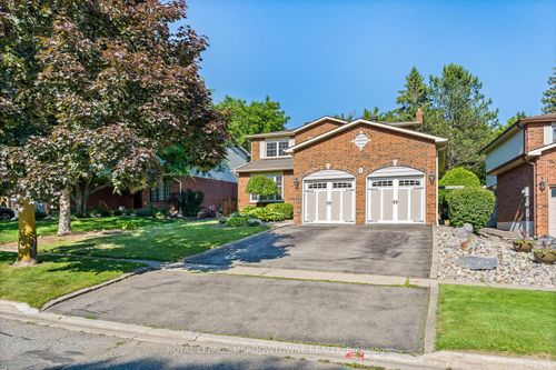 8 Jason Cres, Georgetown, ON, L7G4Z4 | Card Image