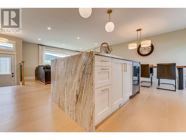 8935 Kalamalka Rd, House other with 4 bedrooms, 3 bathrooms and 30 parking in Coldstream BC | Image 16
