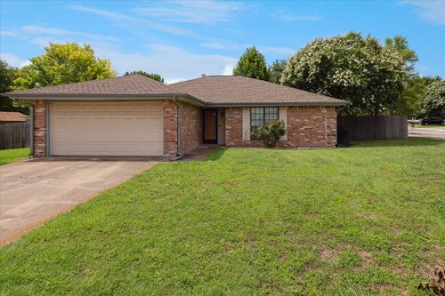 10165 Peppertree Ln, Fort Worth, TX, 76108-3900 | Card Image