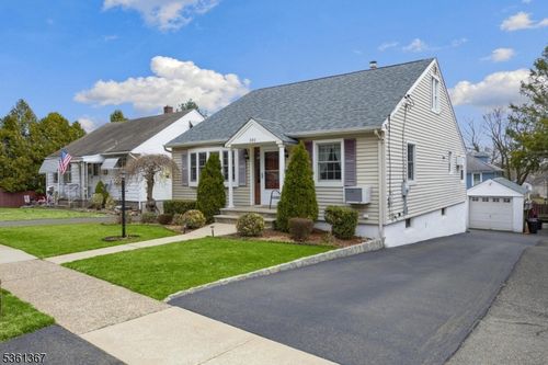 101 Pasadena Pl, Hawthorne, NJ, 07506-3329 | Card Image