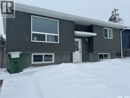 595 Cook Cres, La Ronge, SK, S0J1L0 | Card Image