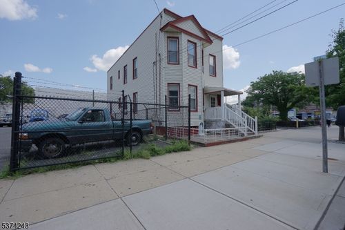274 Sip Ave, Jersey City, NJ, 07306-6511 | Card Image