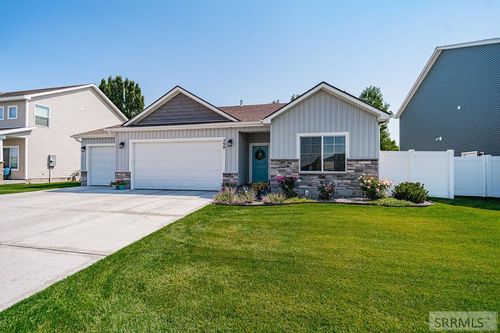 298 Church St, Ammon, ID, 83401-3588 | Card Image