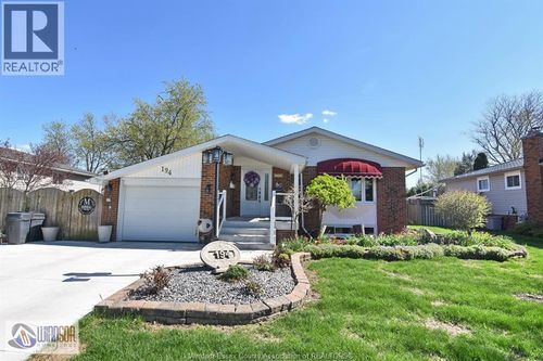 194 Brien Avenue E, Essex, ON, N8M2P6 | Card Image