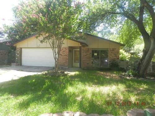 3406 Foxford Trl, Arlington, TX, 76014-3207 | Card Image