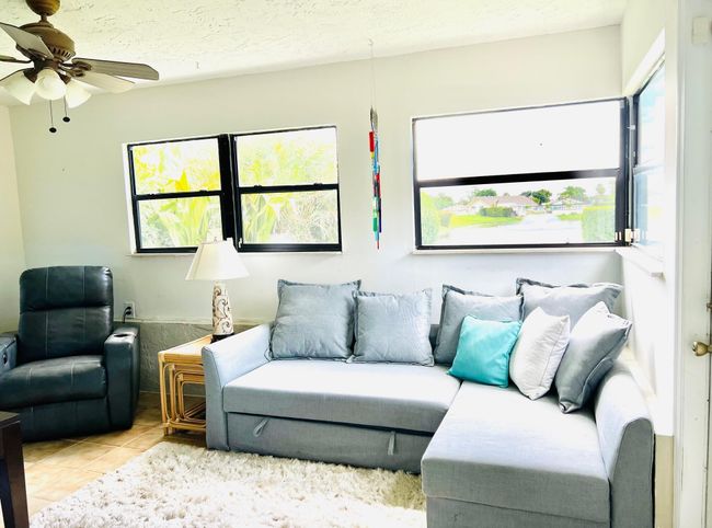2749 Sw 5 Th St, Townhouse with 2 bedrooms, 2 bathrooms and null parking in Delray Beach FL | Image 12
