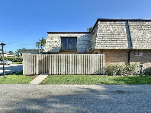 251 Lake Arbor Dr, Palm Springs, FL, 33461-2161 | Card Image
