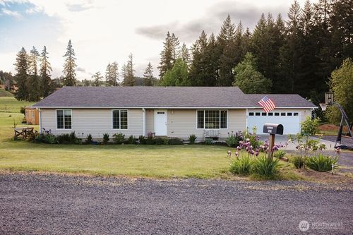 141 Quary Ln, Winlock, WA, 98596-9784 | Card Image
