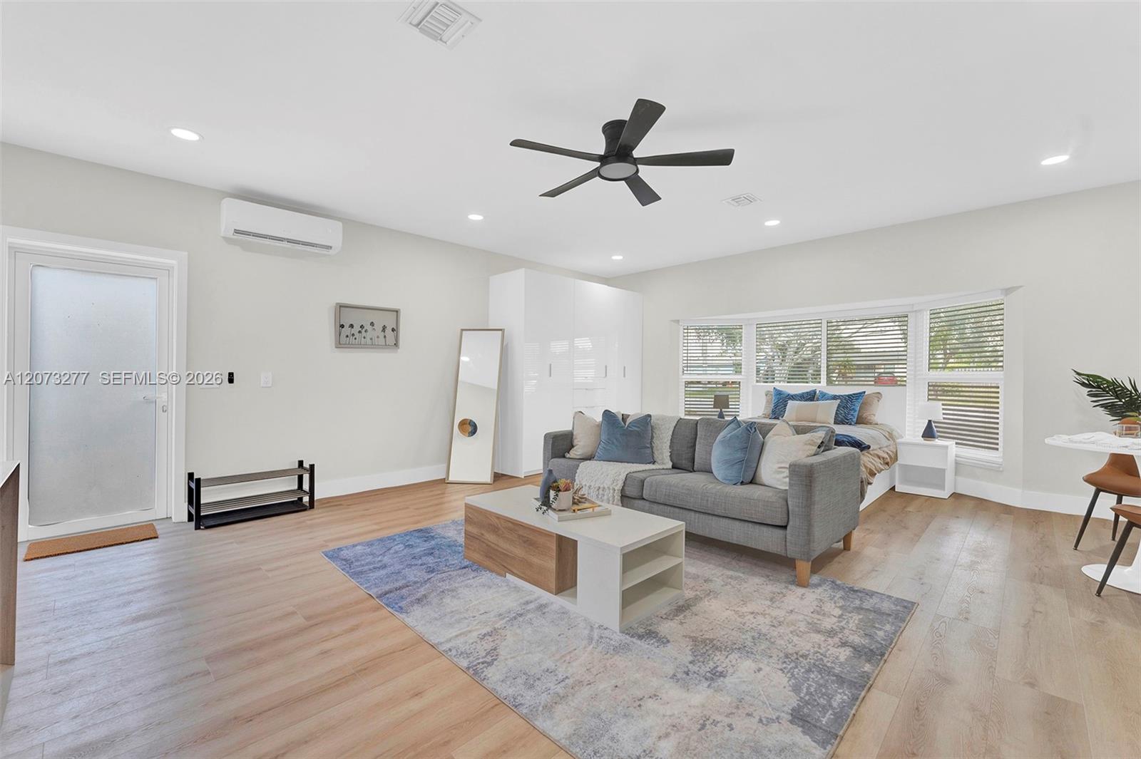 Residential Lease in Sunrise 5