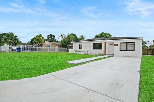 778 Nw 146th St, Miami, FL, 33168-3044 | Card Image