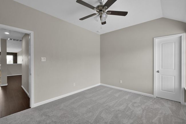 Bedroom 3 with ceiling fan. | Image 31