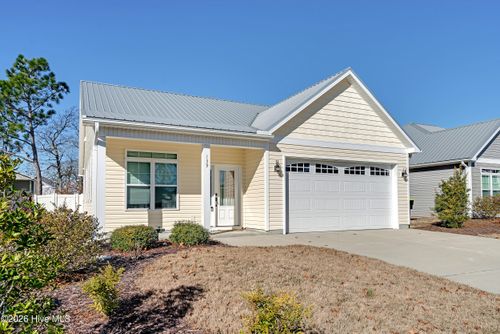 139 Ne 11th St, Oak Island, NC, 28465-6402 | Card Image