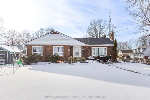 3251 Saint Paul Avenue, Niagara Falls, ON, L2J2M2 | Card Image