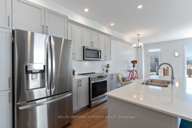 81 Heirloom St, House attached with 3 bedrooms, 3 bathrooms and 2 parking in Manotick ON | Image 12