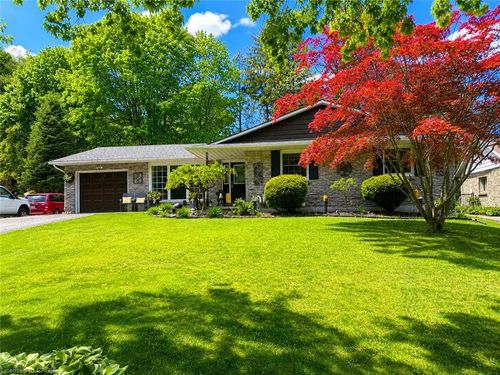 70 Berkley Cres, Simcoe, ON, N3Y2K5 | Card Image
