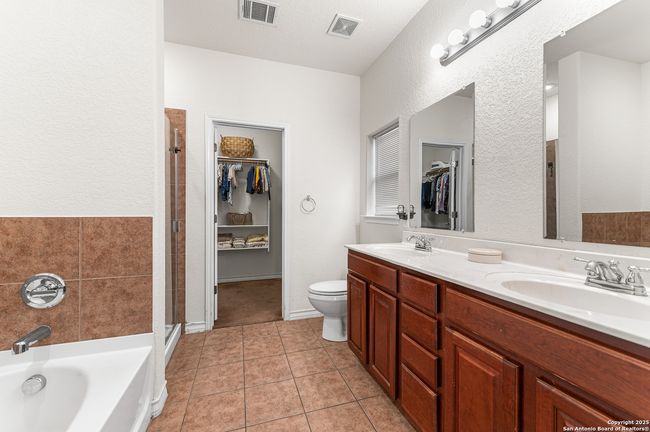 7619 Bit Cir, House other with 3 bedrooms, 2 bathrooms and null parking in Elmendorf TX | Image 19