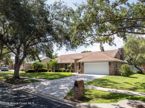 207 Waterbury Ln, Indian Harbour Beach, FL, 32937-5309 | Card Image