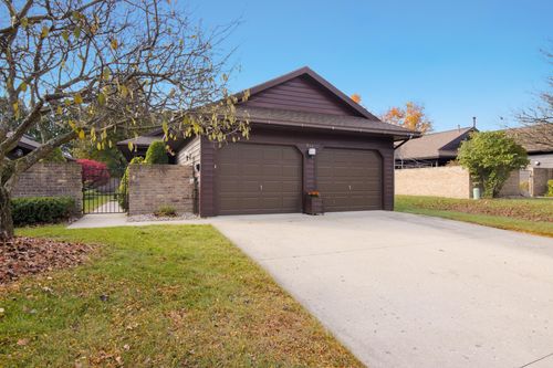 911 S Hammond Place, Garfield Charter Township, MI, 49686 | Card Image