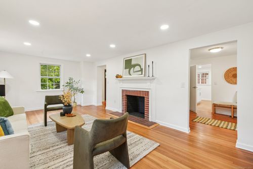 74 Glen Pkwy, Hamden, CT, 06517-1415 | Card Image