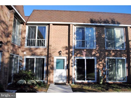 316 Valley Forge Ct, WARMINSTER, PA, 18974-2093 | Card Image