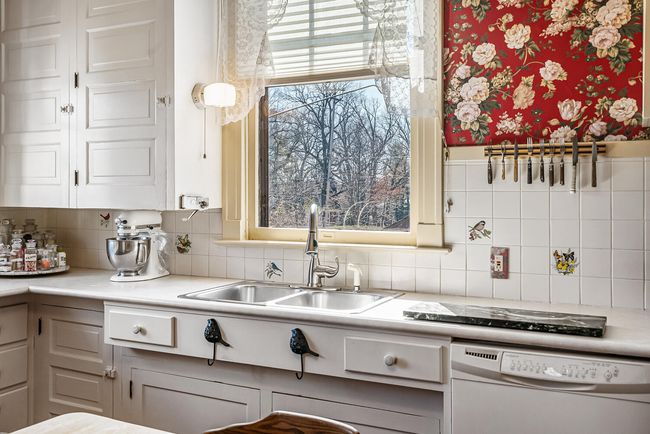 204 Monroe St, House other with 5 bedrooms, 4 bathrooms and null parking in Kalamazoo MI | Image 25