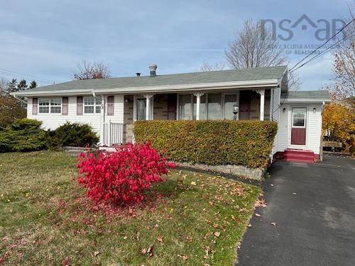 5 Dickson Dr, North River, NS, B6L6C1 | Card Image