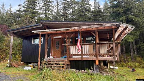 d-725 D Mitkof Hwy, Petersburg, AK, 99833-0517 | Card Image