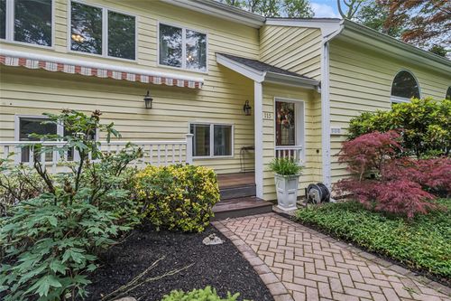 115 Echo Ave, Miller Place, NY, 11764-2205 | Card Image