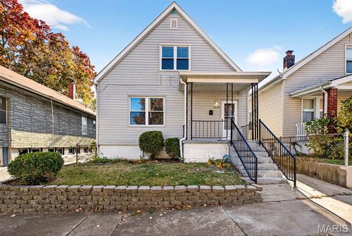 5834 Victoria Ave, Saint Louis, MO, 63110-1831 | Card Image