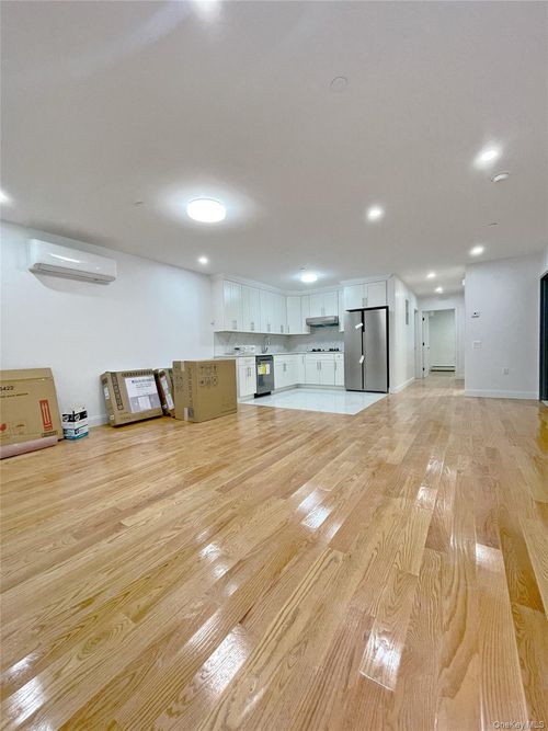 1f-3629 171st St, Flushing, NY, 11358-2208 | Card Image