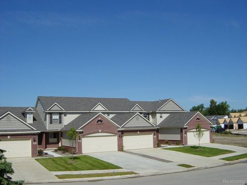 4644 Summer Ridge Dr, Howell, MI, 48843-9082 | Card Image