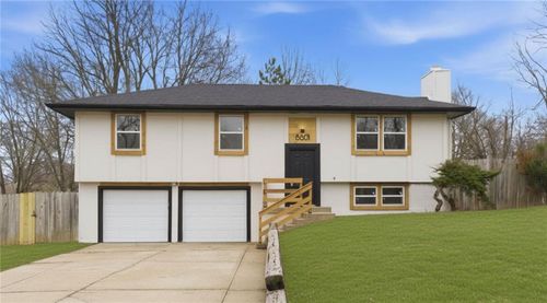 8801 Ne Afton Rd, Kansas City, MO, 64155-2537 | Card Image