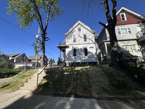 1221 N 24th St Street, Milwaukee, WI, 53205 | Card Image