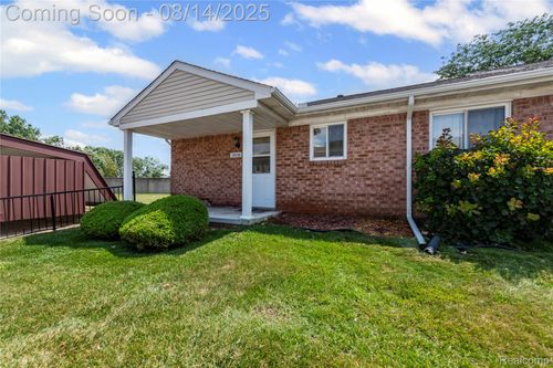29130 E Brittany Ct, Roseville, MI, 48066-2000 | Card Image
