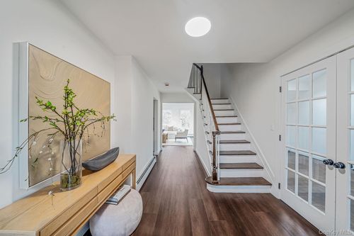 3 Lilac Ln, Port Jefferson Station, NY, 11776-2835 | Card Image