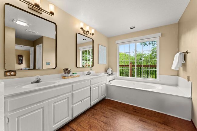 558 Peterson Ln, House other with 4 bedrooms, 3 bathrooms and 5 parking in Lakeway TX | Image 17